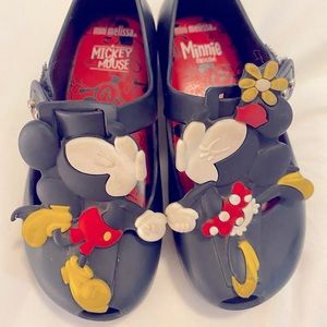 Mini Melissa girls shoes size 10 Disney kissing Minnie and Mickey